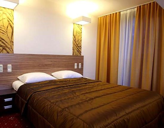 Cascade Hotel