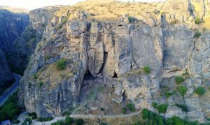 Արենի քարանձավ