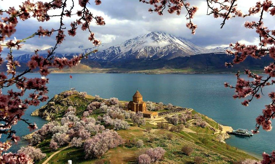 The Legend of Akhtamar Island