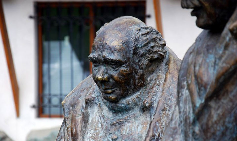 Statues of heroes of the Soviet film “Mimino” in Dilijan