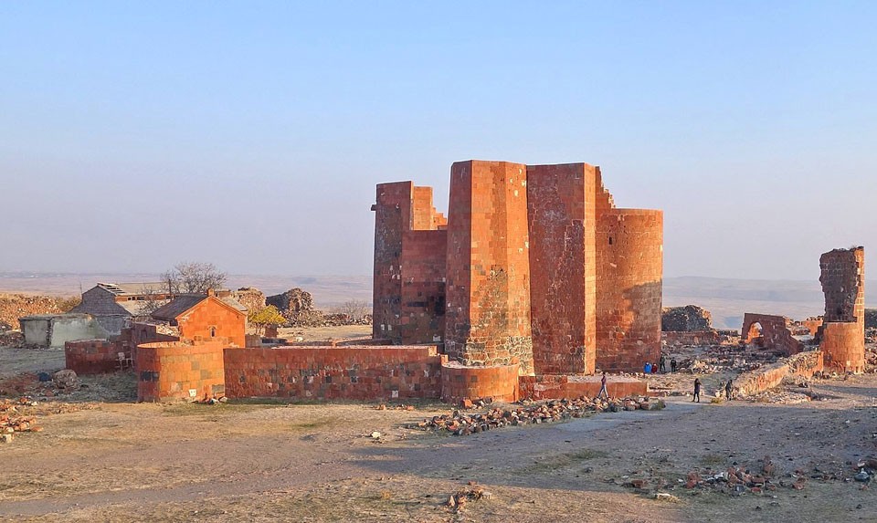Dashtadem Castle
