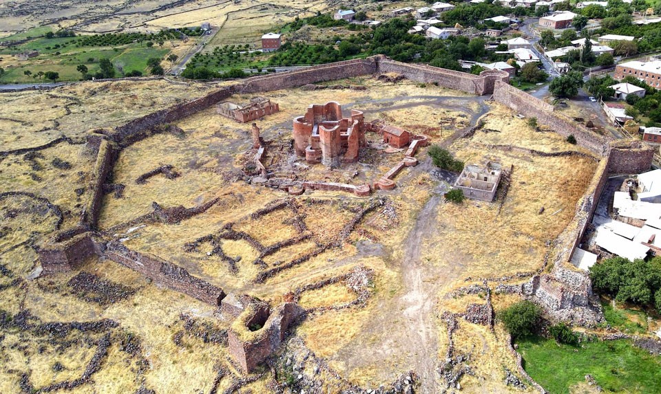 Dashtadem Castle