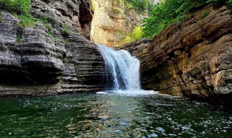 Getahovit Waterfall
