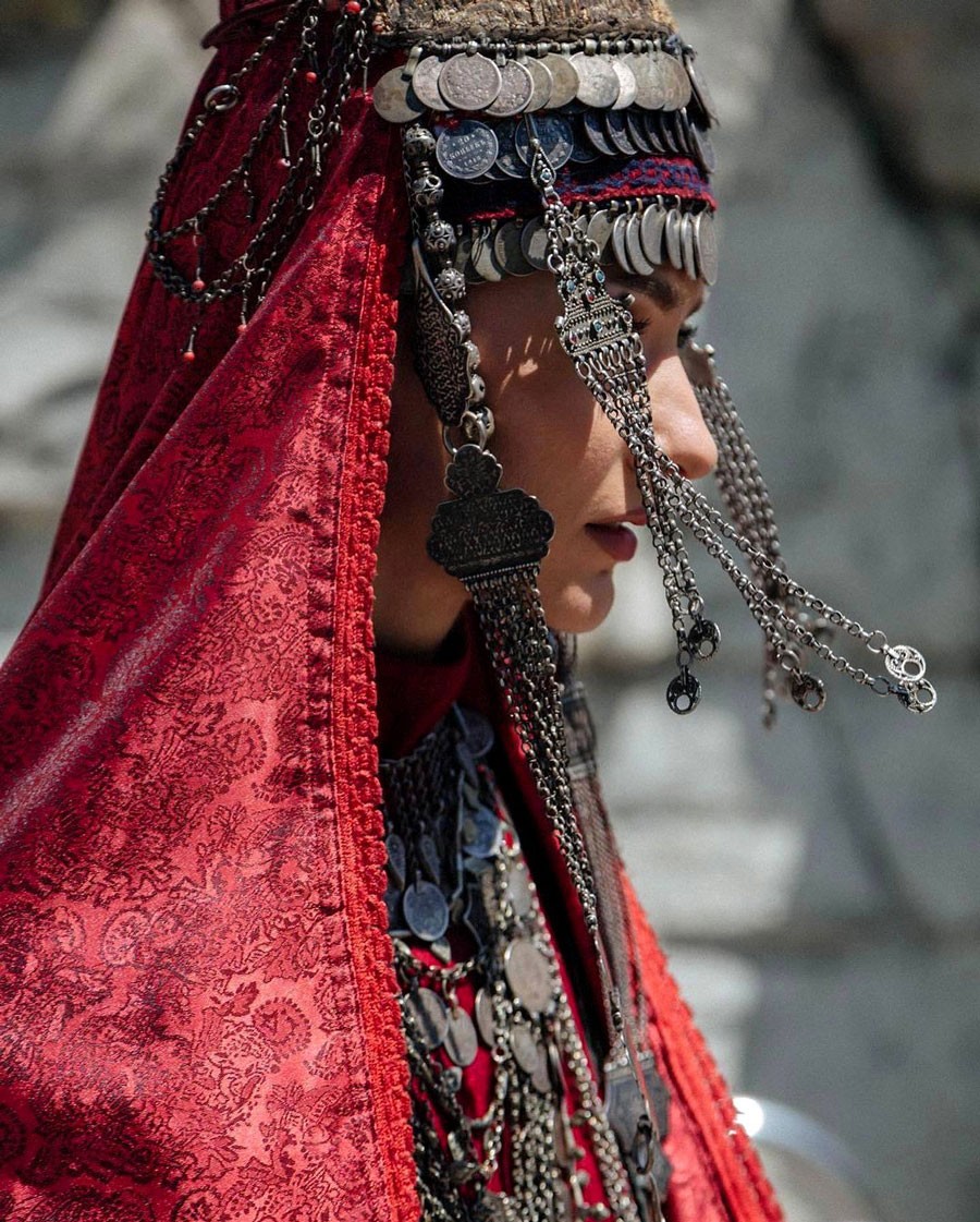 Armenian women's Taraz